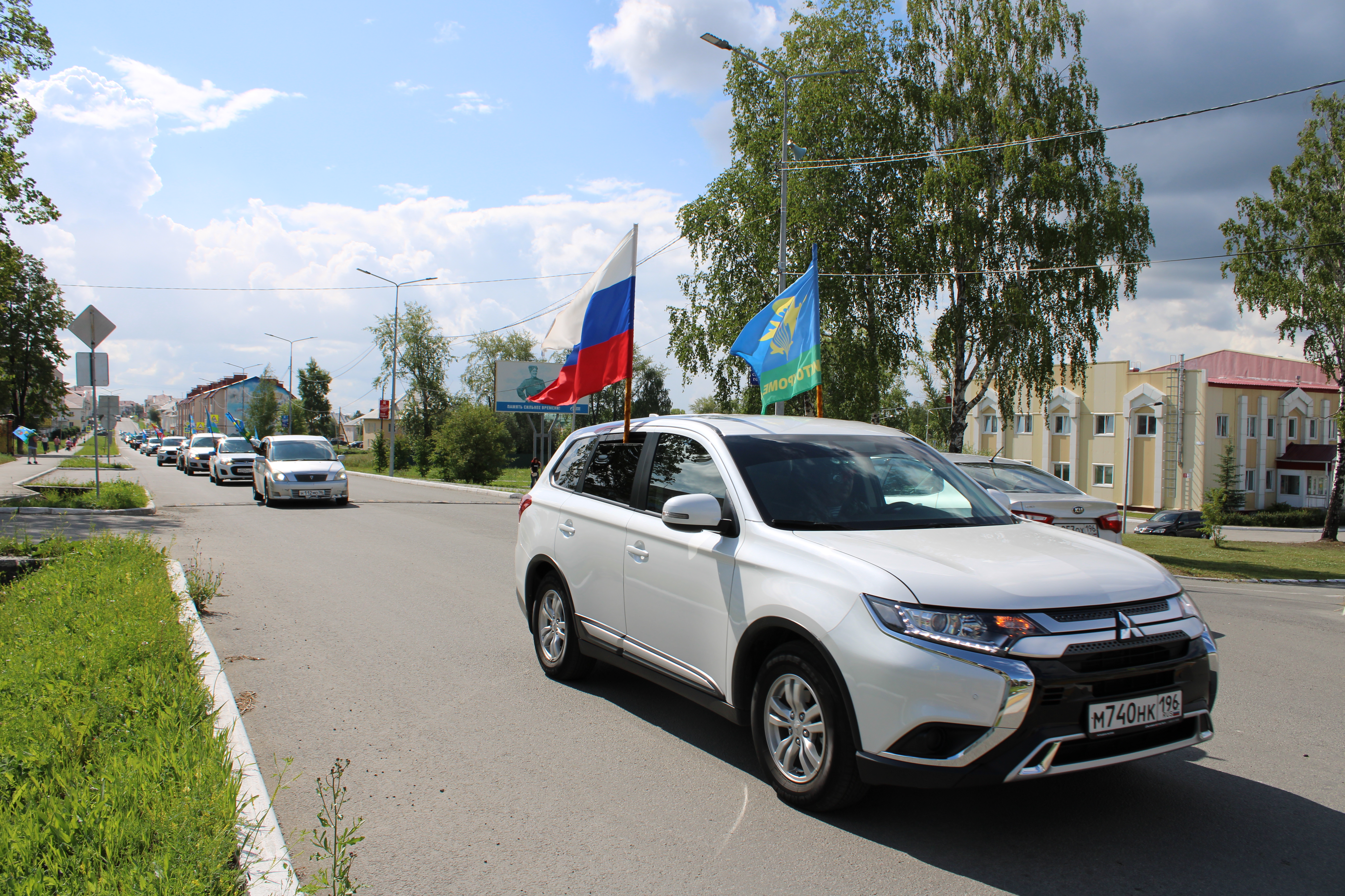 Гей-парад собрал в Липецке всего трех участников и закончился беспорядками (ВИДЕО)